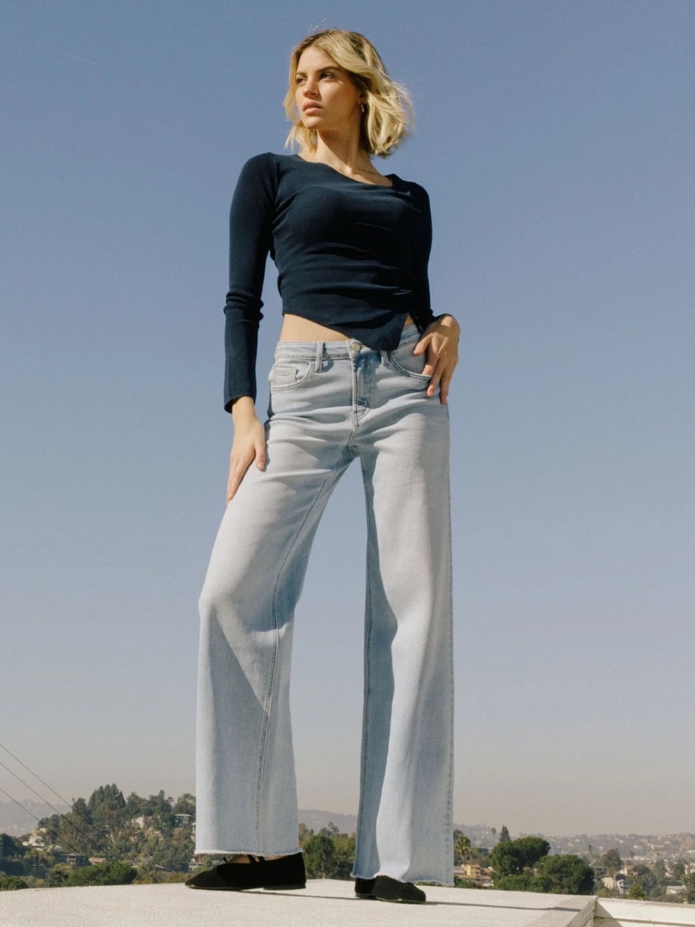 High-Rise Light Blue Wide-Leg Jeans for Women - Picture 7 of 7